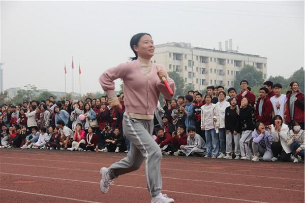 享趣味运动  展别样风采 ———澳门梦想之城赌场举行教职工趣味运动会